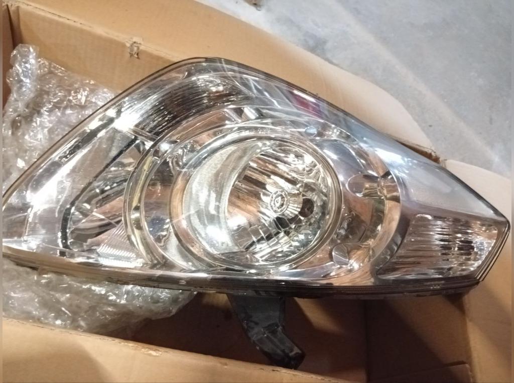 Faro izquierdo Hyundai Grand Starex 2007-2015