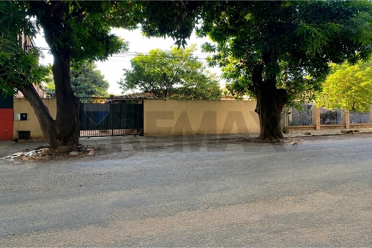 VENTA CASA A REFACCIONAR FERNANDO NORTE