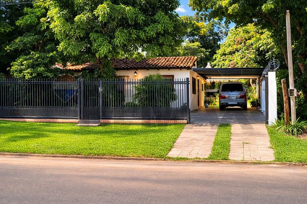 Casa doble en Barrio Reducto, San Lorenzo - 360 m²