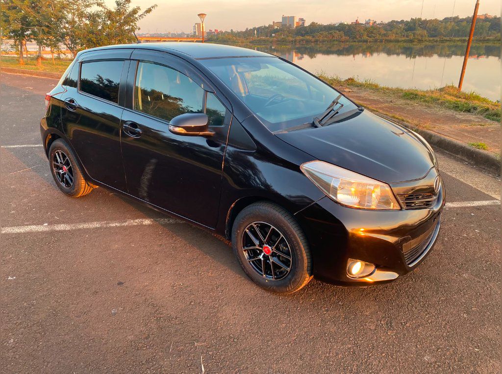 Toyota Vitz 2013 1.3 Automático Cuero Nobuck Sin Uso