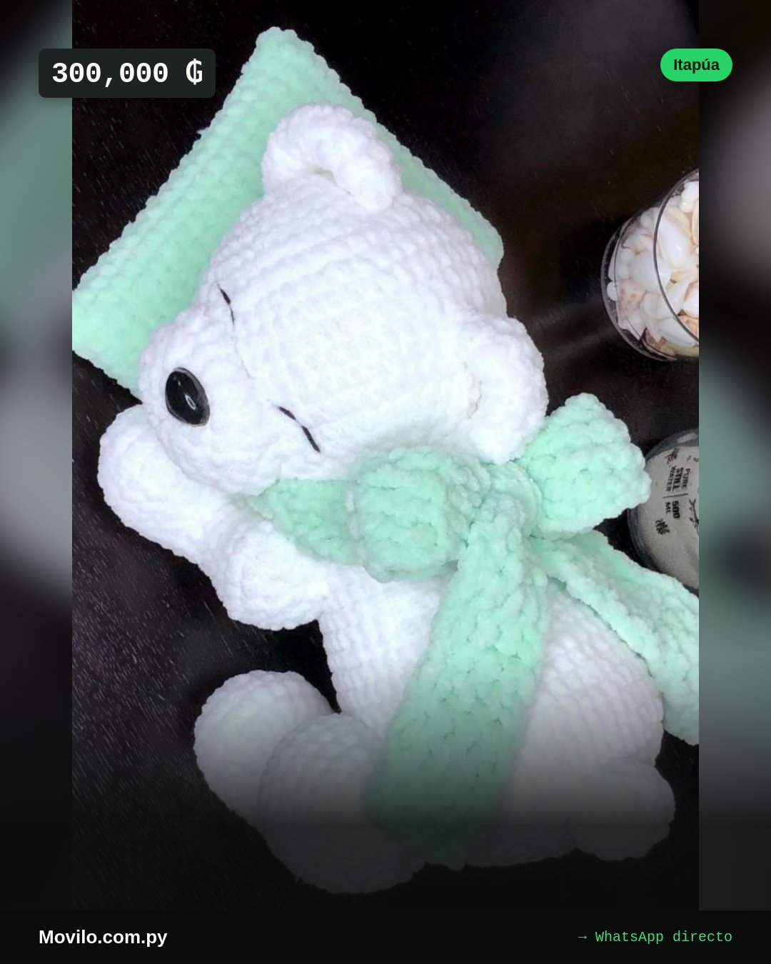 Conjunto de peluches para la habitación infantil: osito blanco y almohada